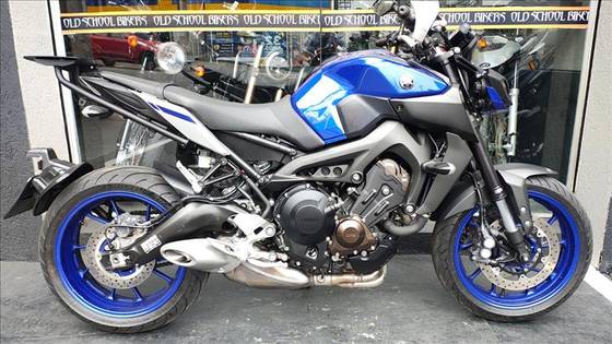 YAMAHA MT-09 